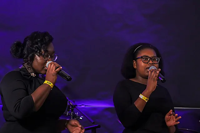 Concert, photographed by Leyna Photography