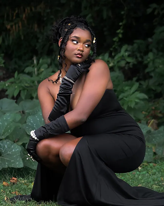 Outdoor Portraits, photographed by Leyna Photography