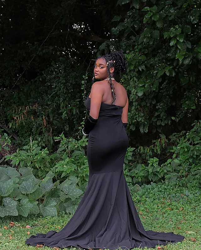 Outdoor Portraits, photographed by Leyna Photography