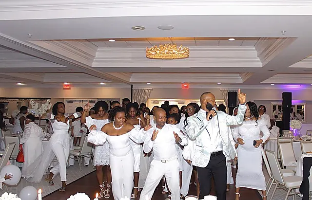 Party, photographed by Leyna Photography