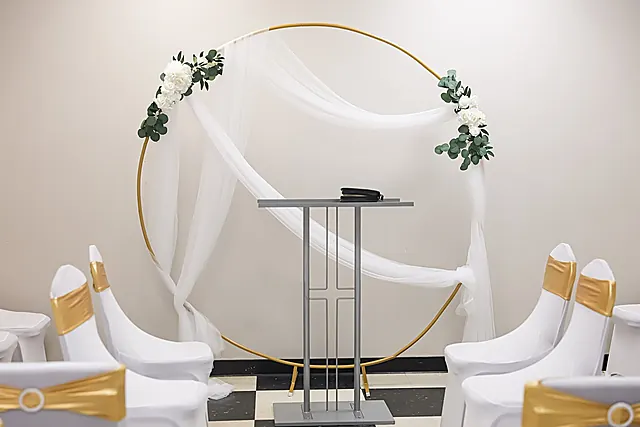 Wedding, photographed by Leyna Photography