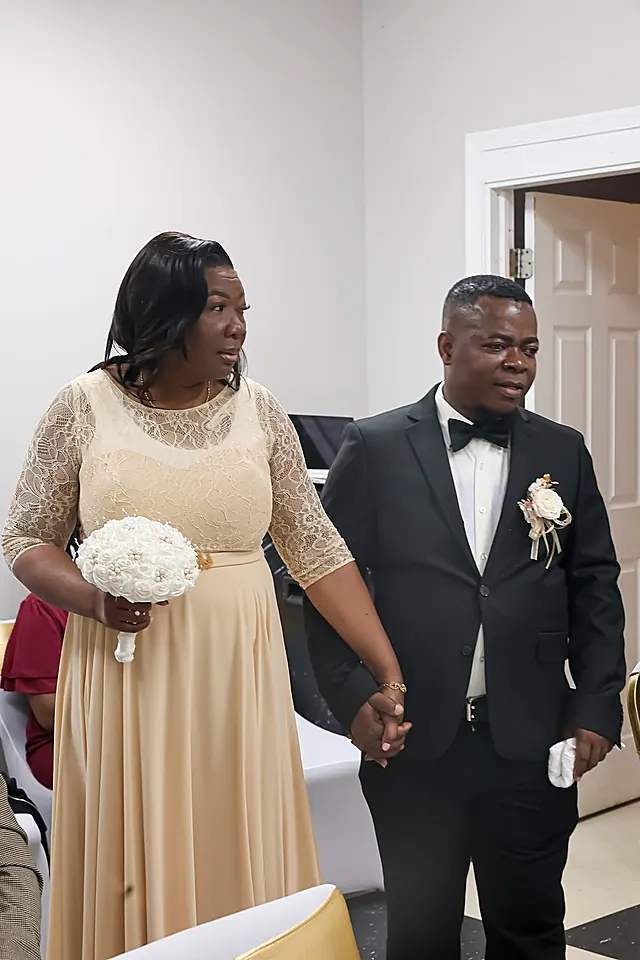 Wedding, photographed by Leyna Photography