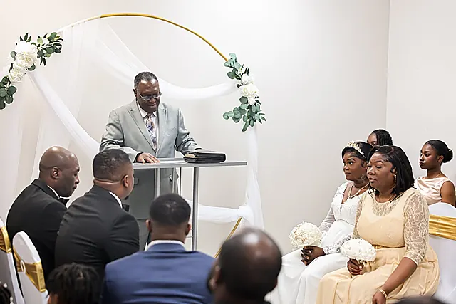 Wedding, photographed by Leyna Photography