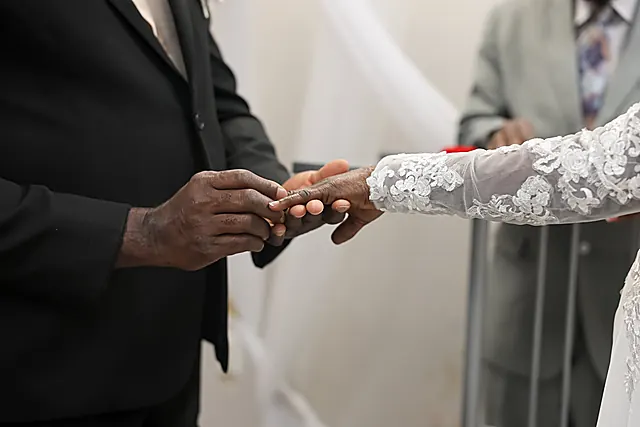 Wedding, photographed by Leyna Photography