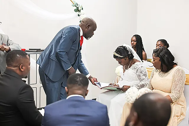 Wedding, photographed by Leyna Photography