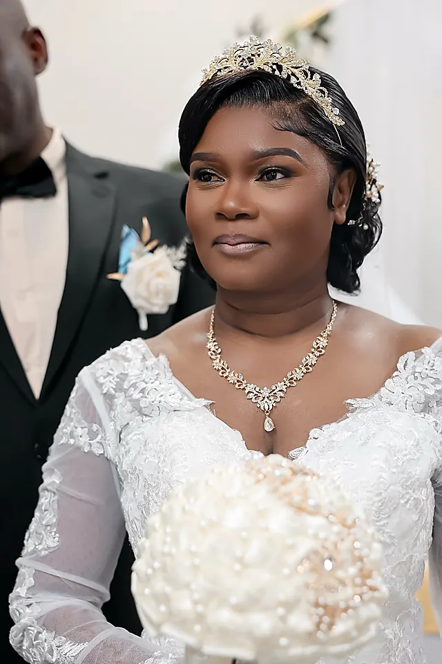 Wedding, photographed by Leyna Photography